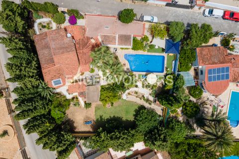 Villa en Benissa, Alicante, Benissa - € 675.000 | Ref: W-04A4E2 - photo 23